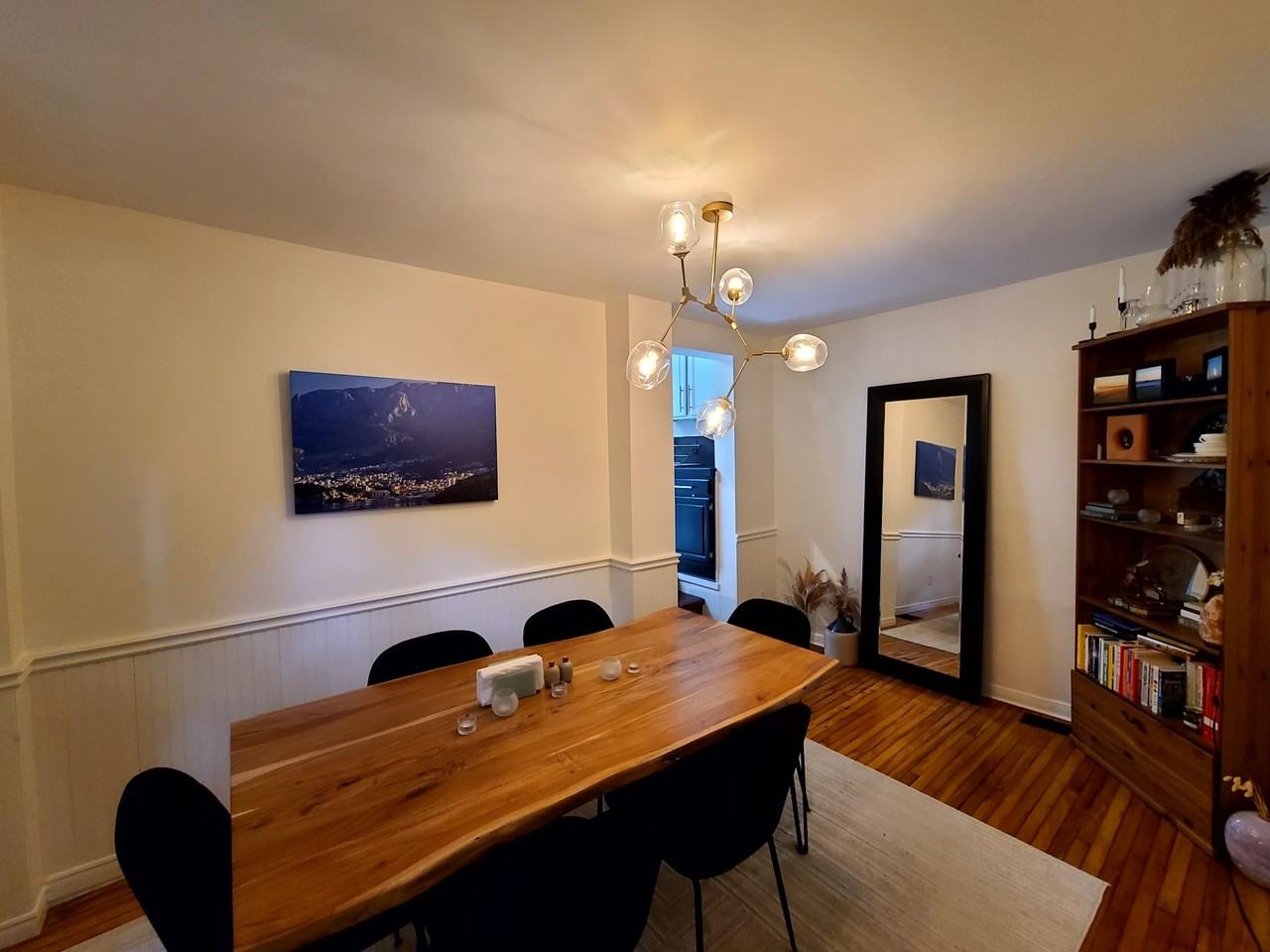 295 Lanark Avenue - Photo 3 of 9