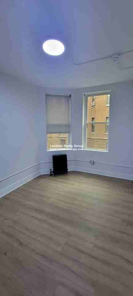 1357 West Estes Avenue #R1 - Photo 6 of 11