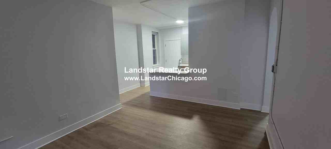 1357 West Estes Avenue #R1 - Photo 3 of 11