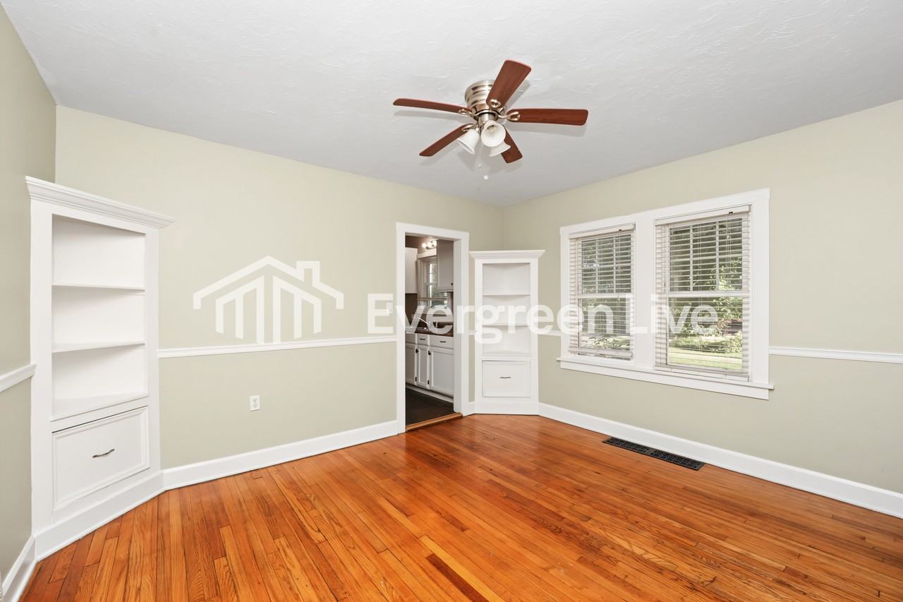 842 Montford Rd - Photo 4 of 15