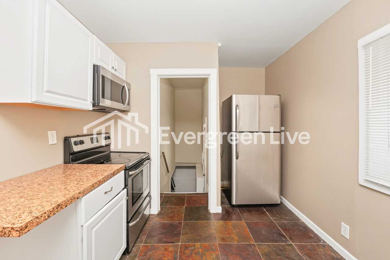 842 Montford Rd - Photo 5 of 15