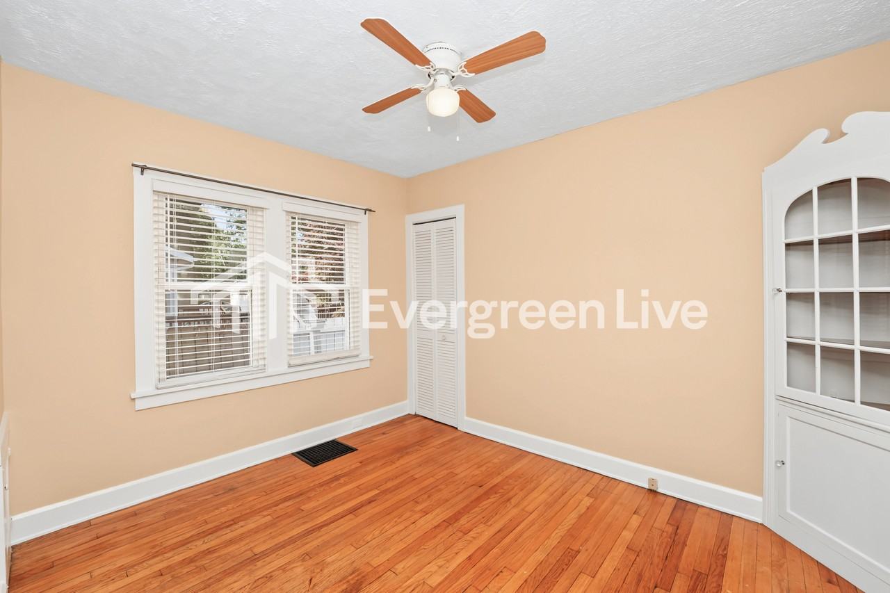 842 Montford Rd - Photo 7 of 15