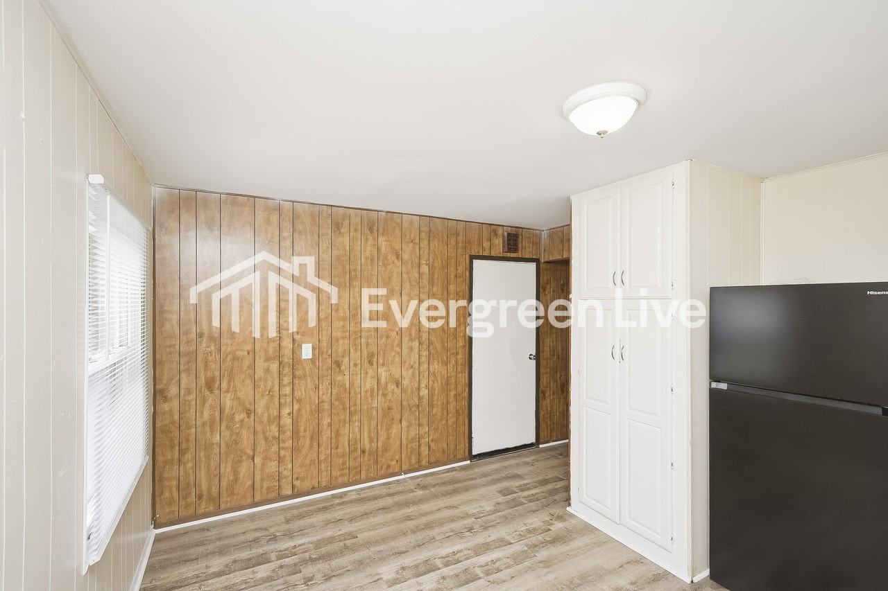 7804 Cullen Dr - Photo 2 of 15
