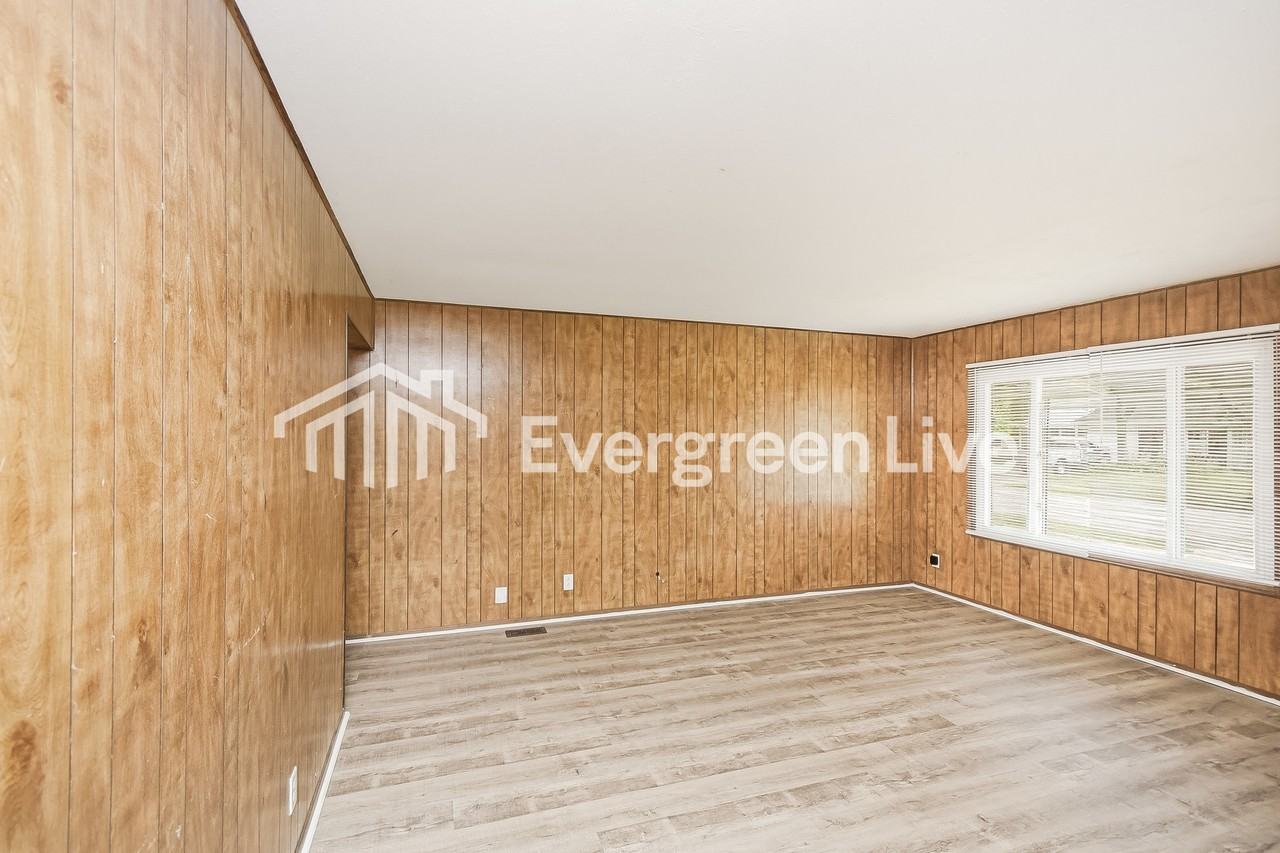 7804 Cullen Dr - Photo 6 of 15