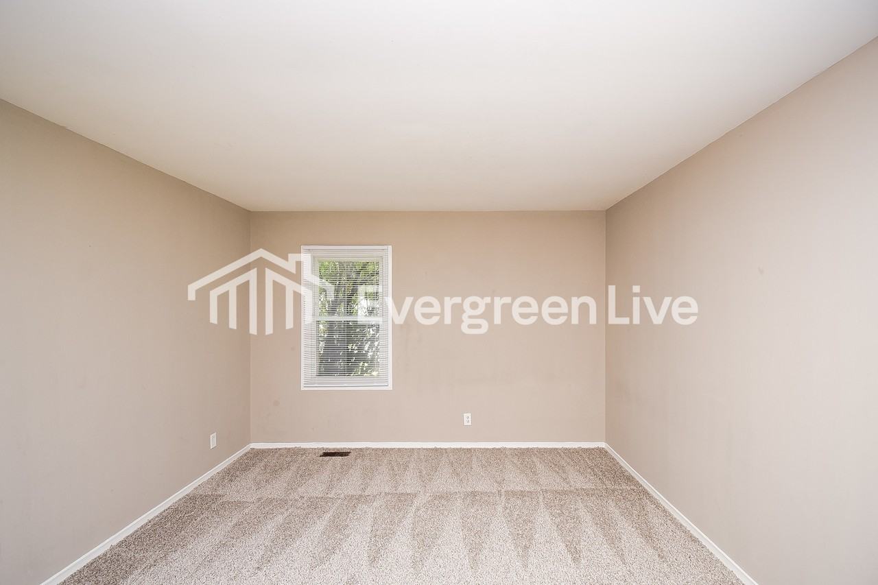 7804 Cullen Dr - Photo 7 of 15