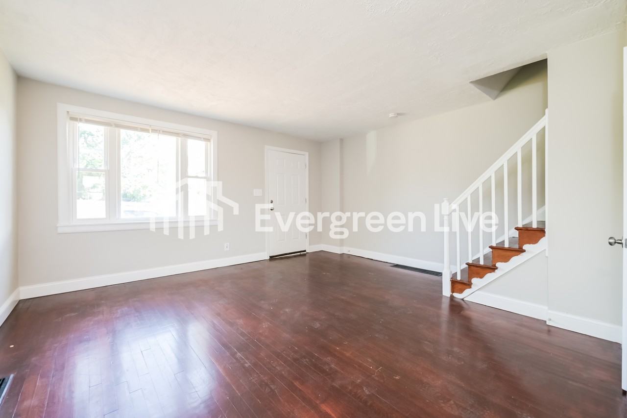 200 W Riverview Rd - Photo 3 of 15