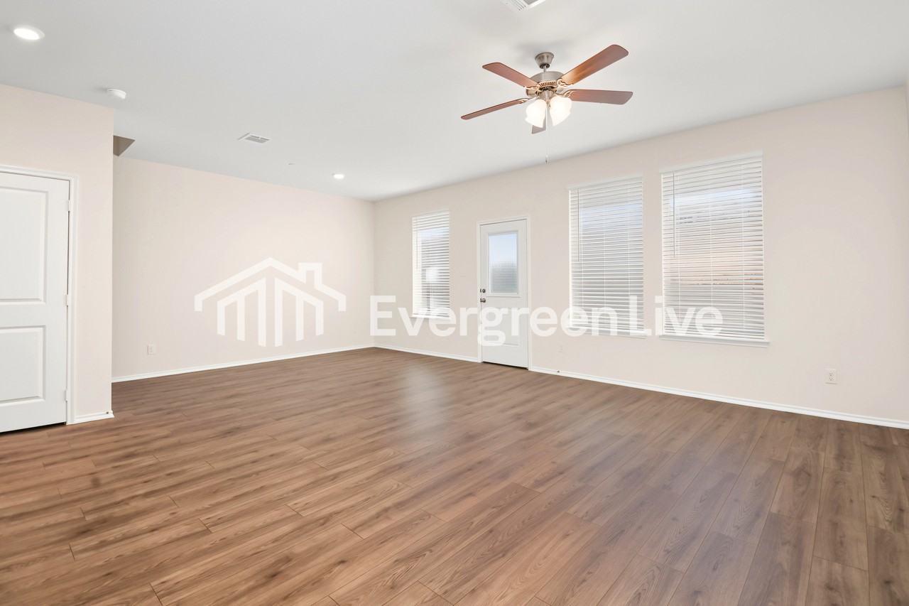 314 Nisa Dr - Photo 2 of 14