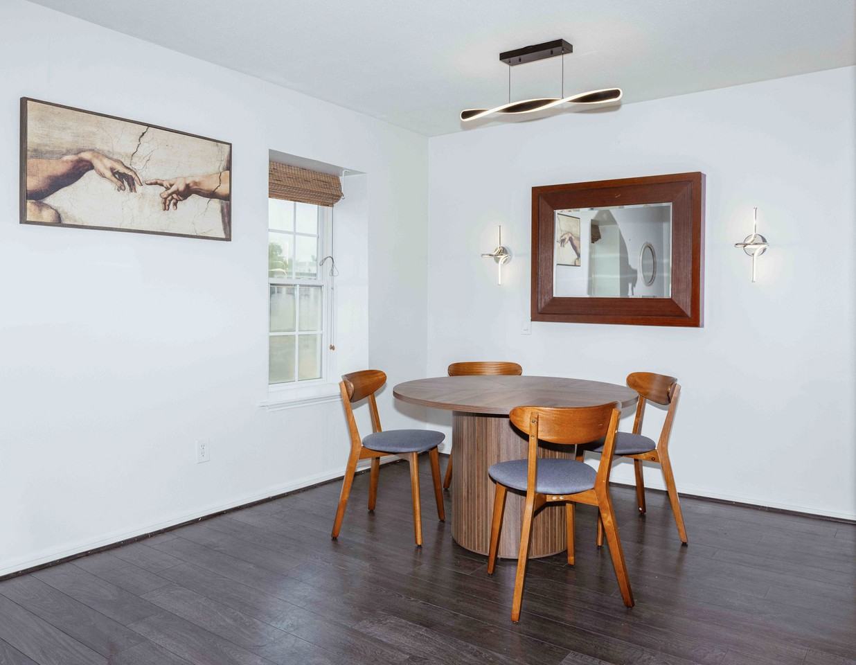 353 North Post Oak Lane #823 - Photo 2 of 21