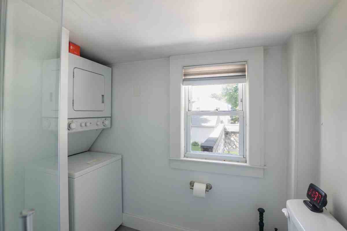 299 South Rd - Photo 3 of 7
