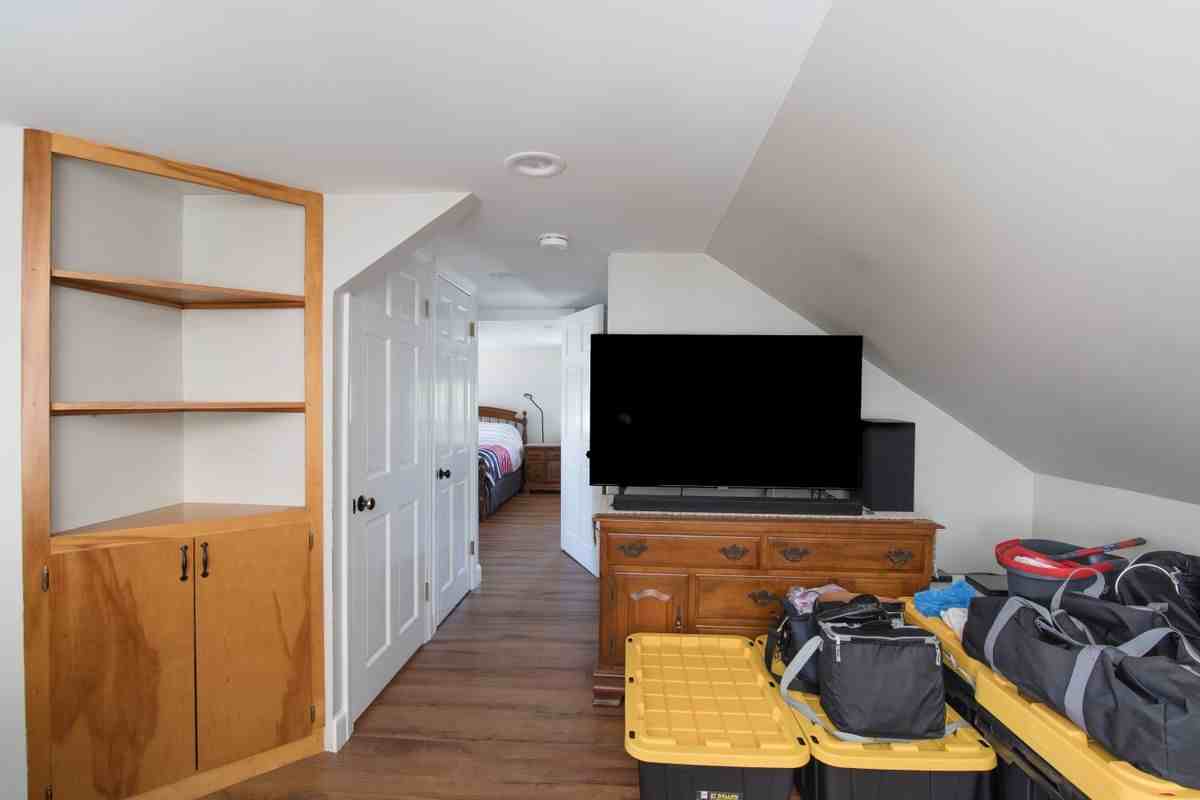 299 South Rd - Photo 7 of 7