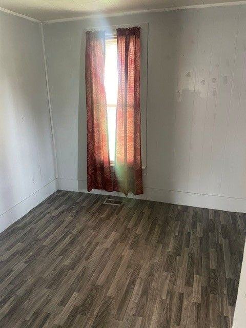 202 N Pleasant St - Photo 7 of 8