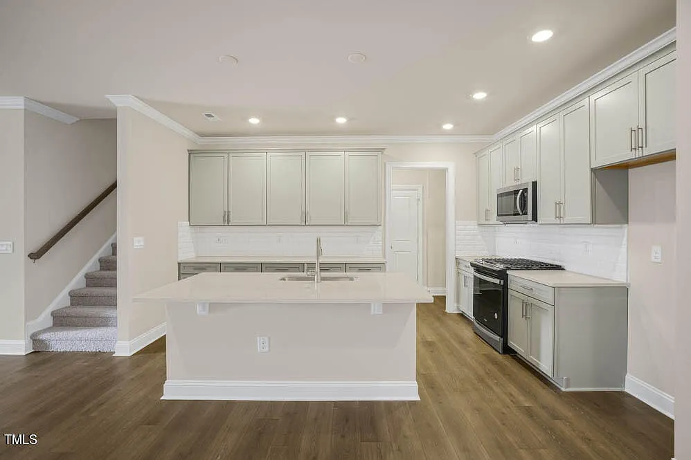 729 Andrade Dr - Photo 2 of 3