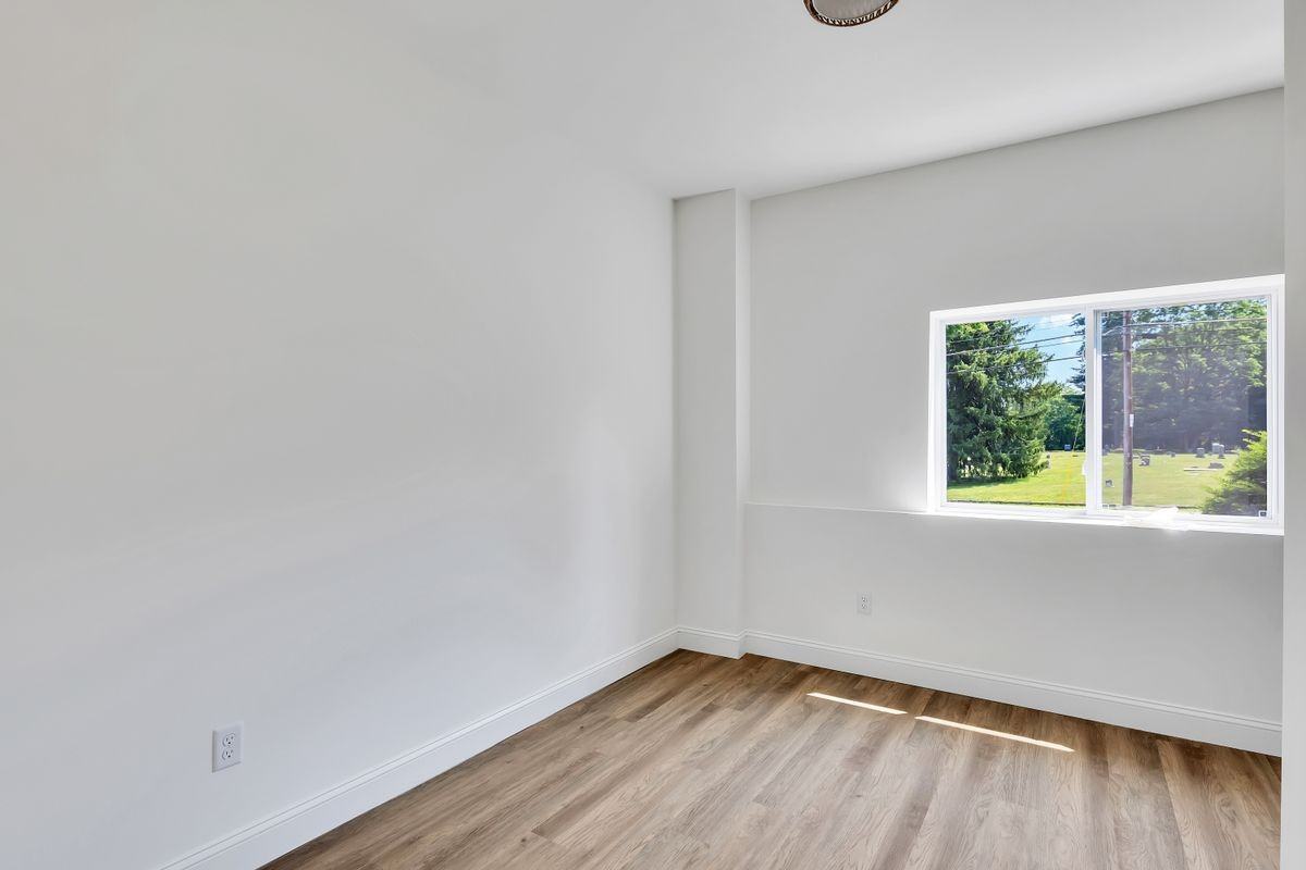 36 Pawling Ave ##100 - Photo 2 of 15