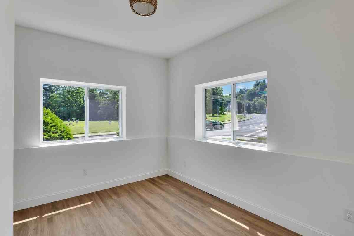 36 Pawling Ave ##100 - Photo 7 of 15
