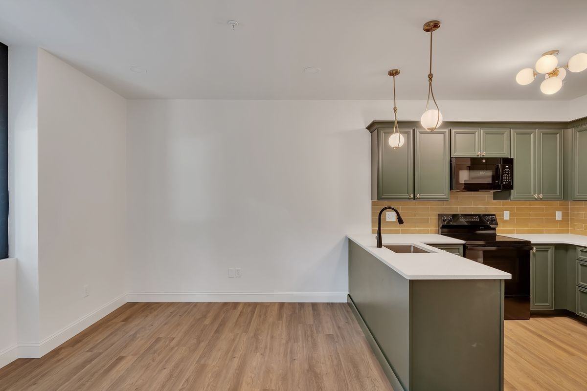 36 Pawling Ave ##101 - Photo 6 of 12