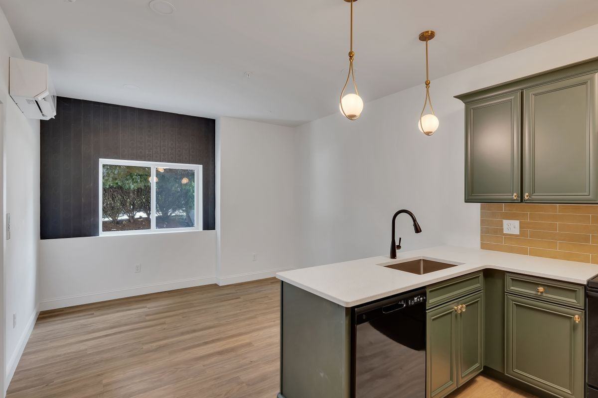 36 Pawling Ave ##101 - Photo 7 of 12