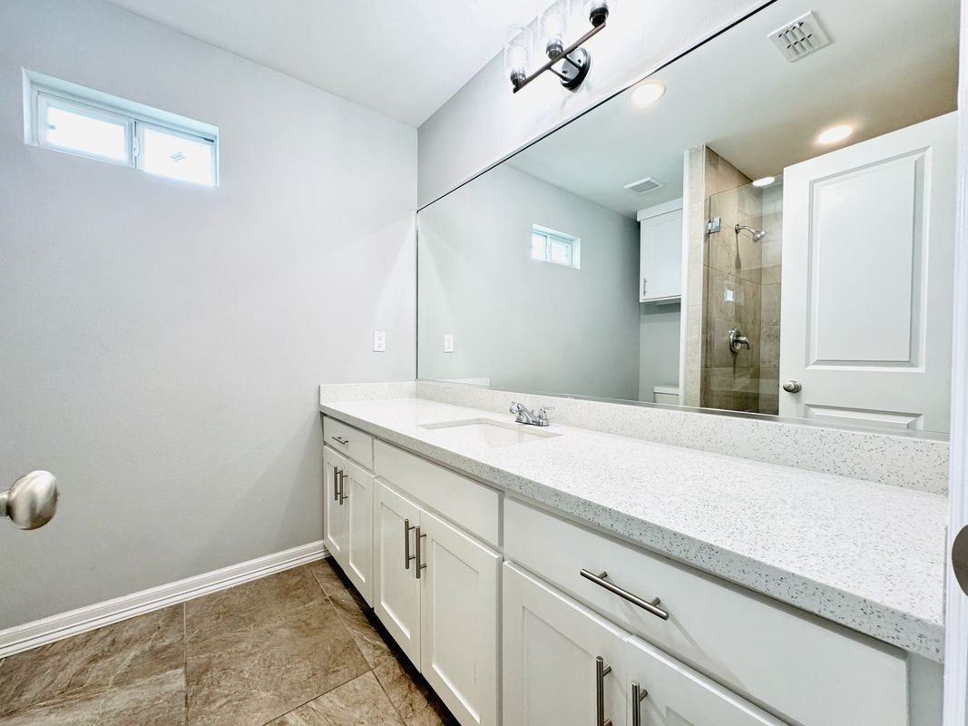 2207 Northridge Ave ##B - Photo 3 of 3
