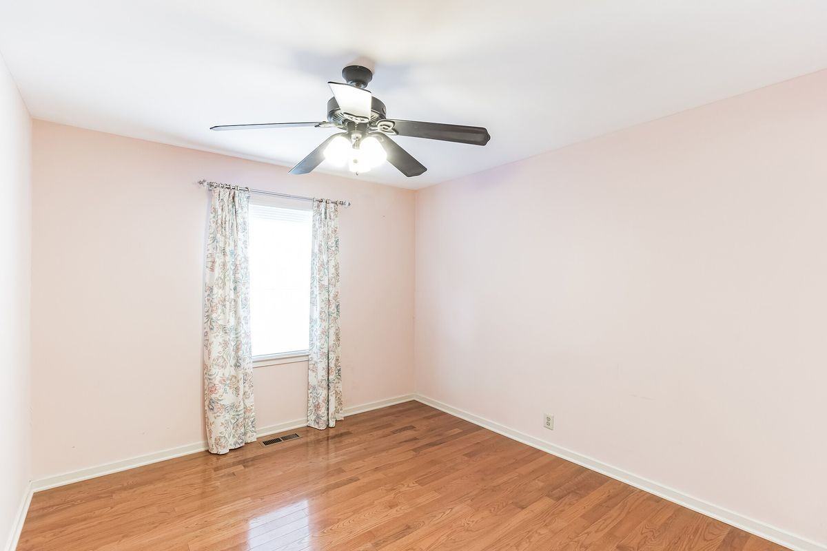 48 Stonehurst Ct - Photo 2 of 30
