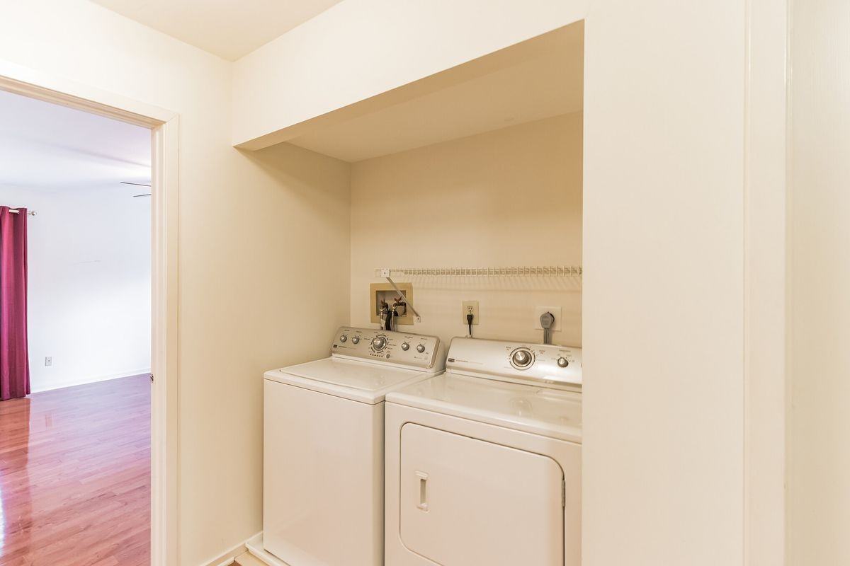 48 Stonehurst Ct - Photo 3 of 30
