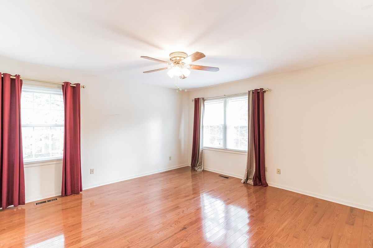 48 Stonehurst Ct - Photo 5 of 30