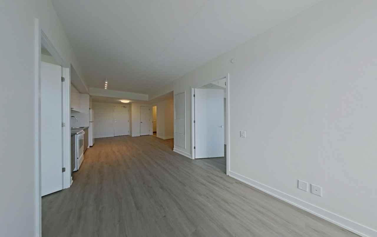 West Square Parkview - Photo 5 of 50