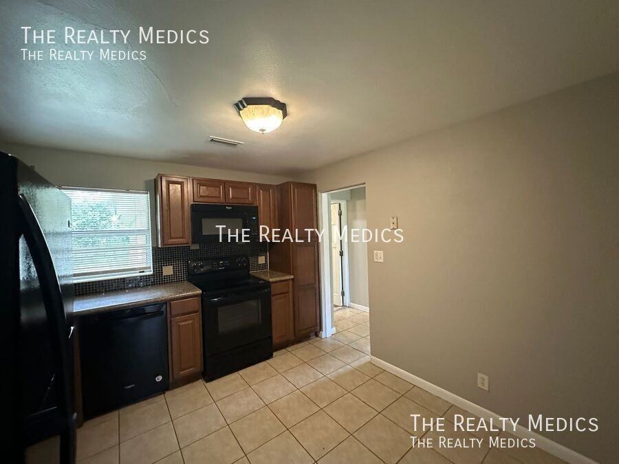 815 W Wisconsin Ave - Photo 3 of 20