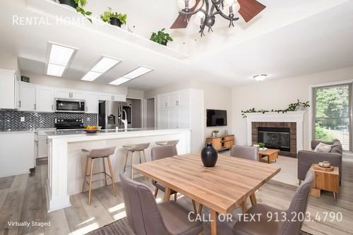 15730 W Locust St - Photo 4 of 36