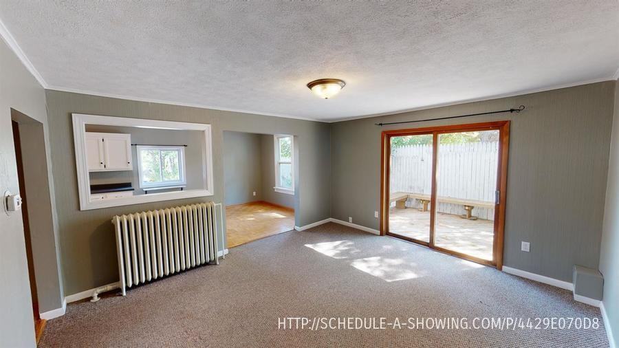 402 E Park St - Photo 5 of 12