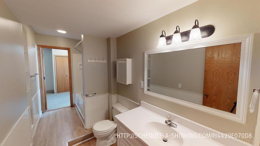 402 E Park St - Photo 6 of 12