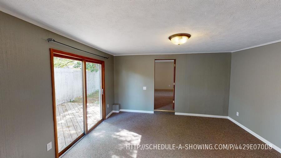 402 E Park St - Photo 7 of 12