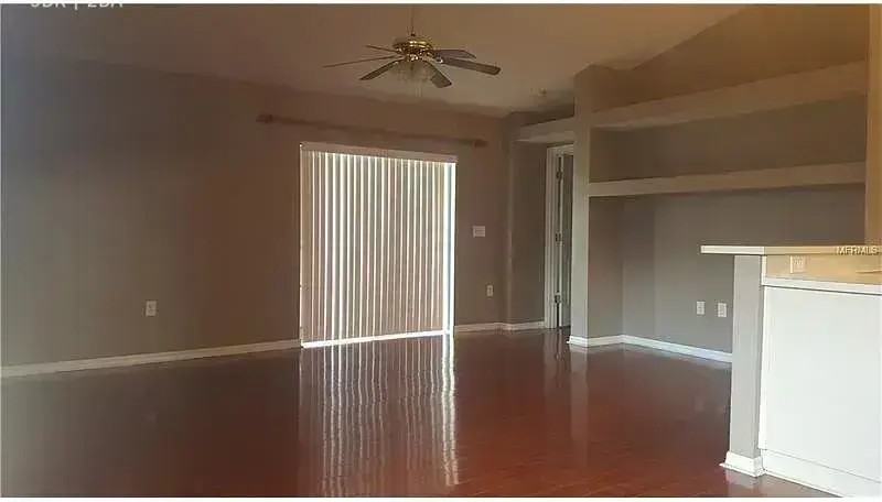 10620 Deepbrook Dr - Photo 2 of 8