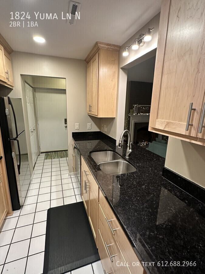 1824 Yuma Ln N - Photo 3 of 27