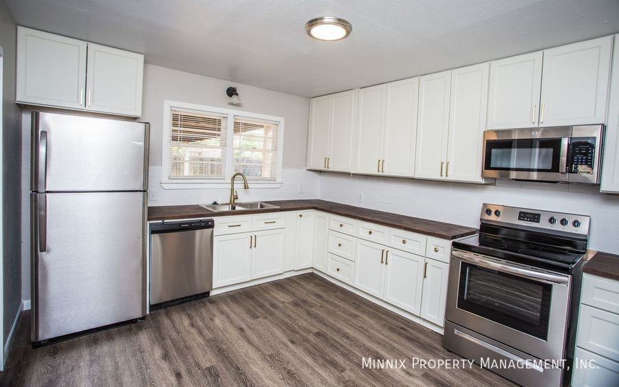 5510 43rd St - Photo 2 of 40