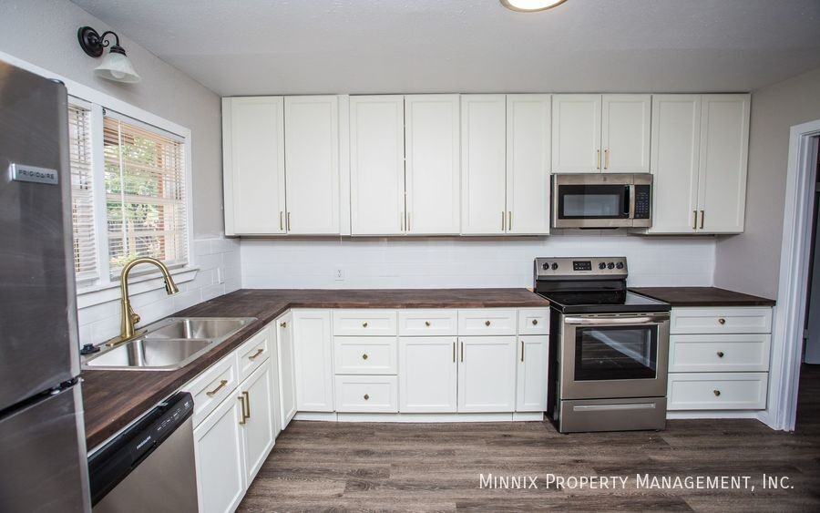 5510 43rd St - Photo 3 of 40