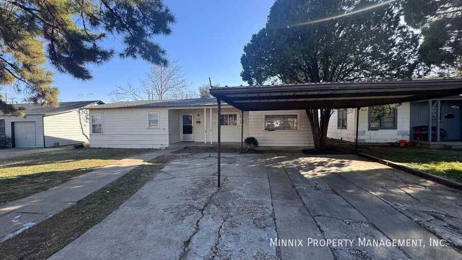 2505 39th St - Photo 2 of 26