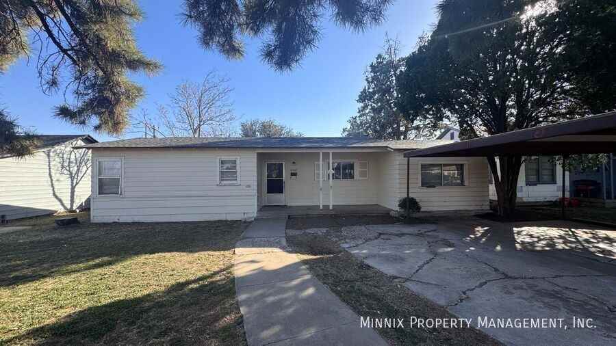 2505 39th St - Photo 3 of 26