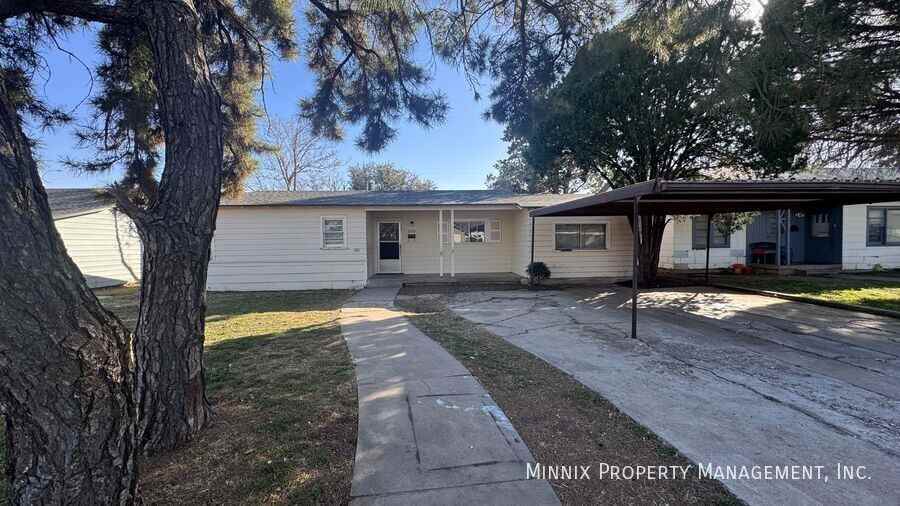 2505 39th St - Photo 4 of 26