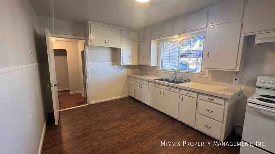 2505 39th St - Photo 6 of 26