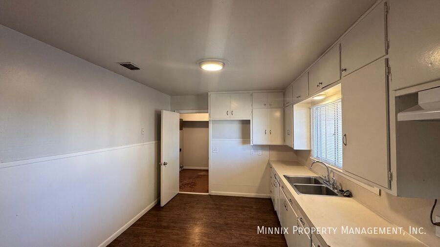 2505 39th St - Photo 7 of 26