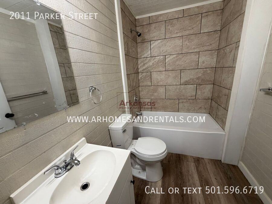 2011 Parker St - Photo 7 of 12