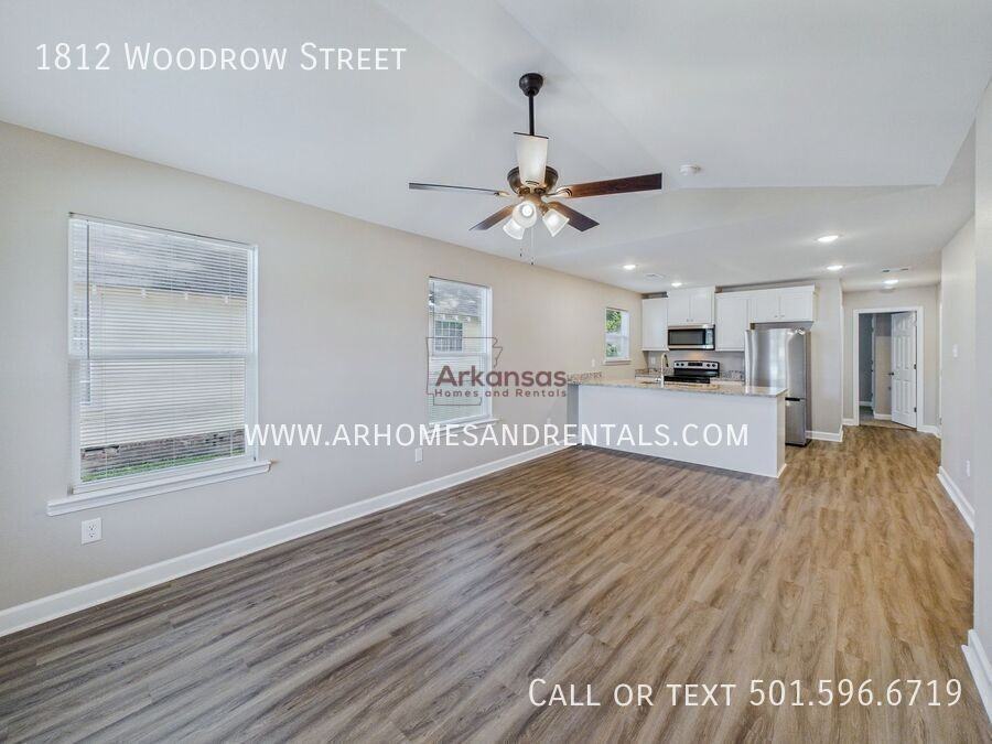 1812 S Woodrow St - Photo 3 of 15