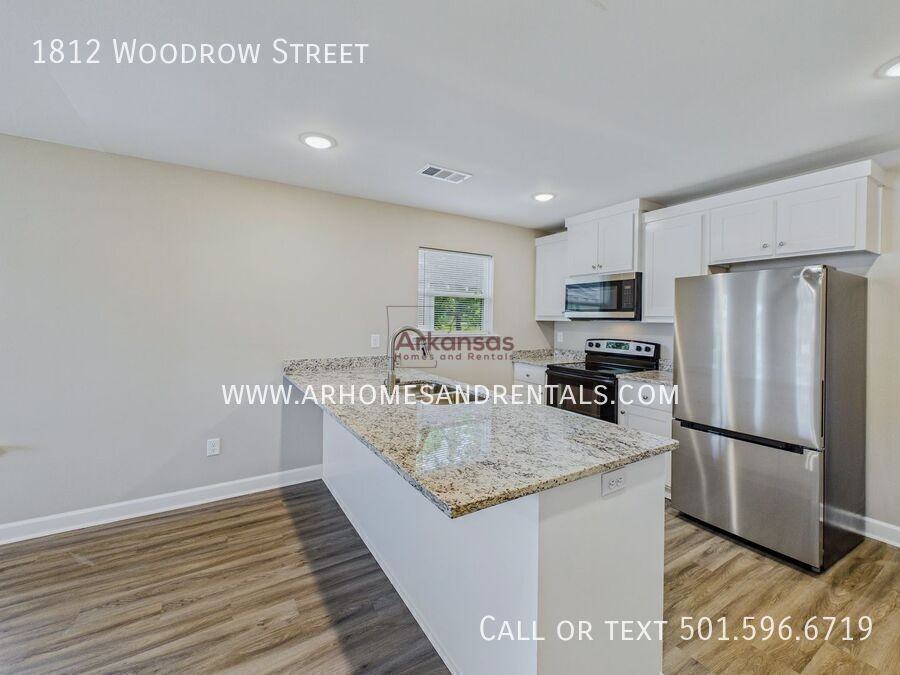 1812 S Woodrow St - Photo 5 of 15