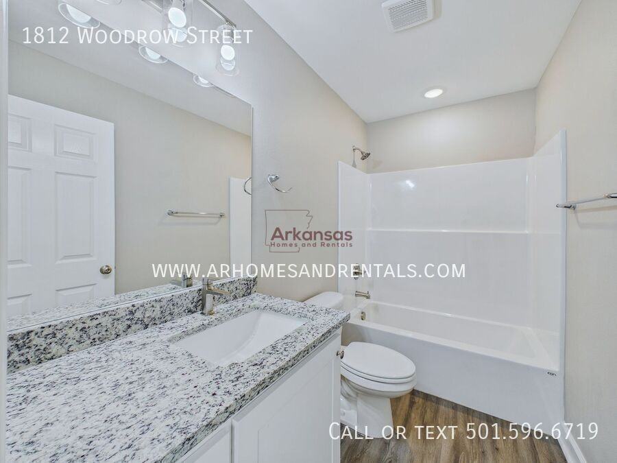 1812 S Woodrow St - Photo 6 of 15