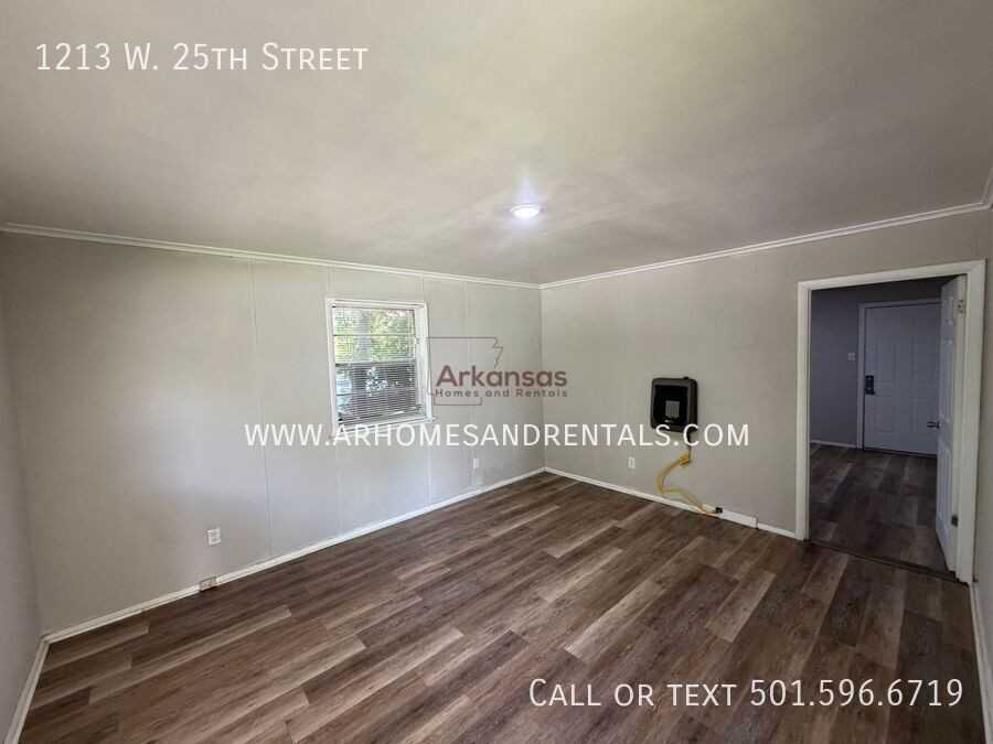 1213 W 25th St - Photo 3 of 9