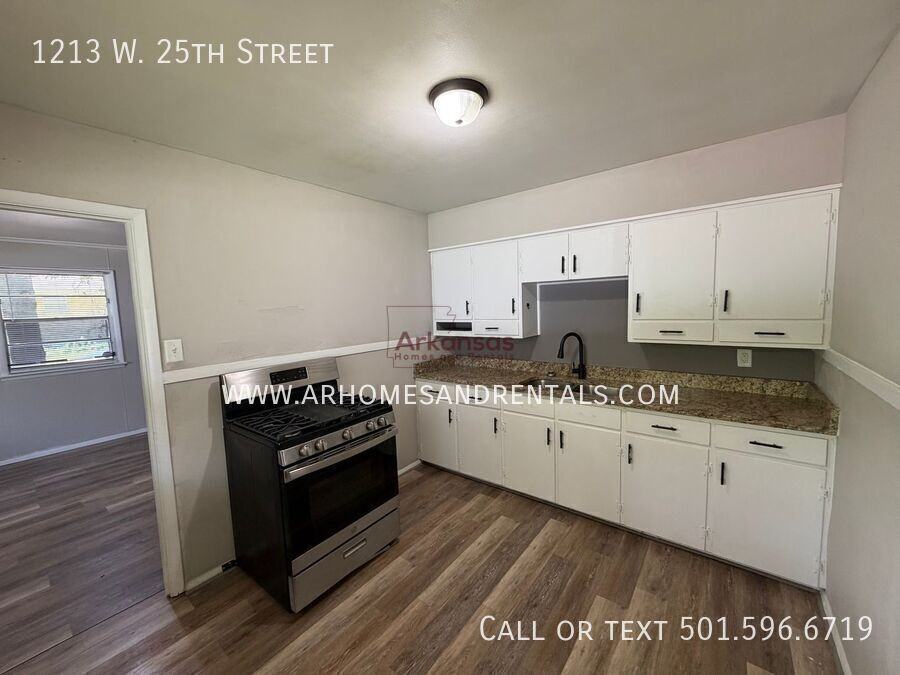 1213 W 25th St - Photo 4 of 9