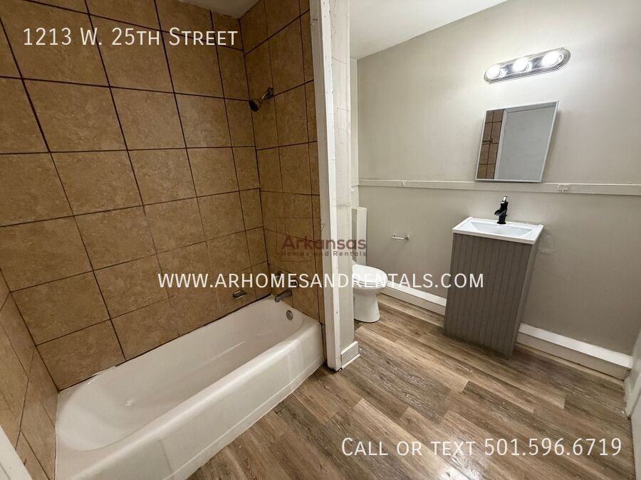 1213 W 25th St - Photo 6 of 9