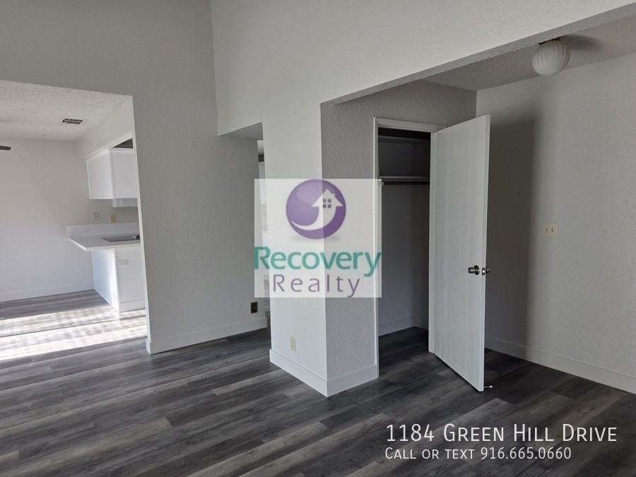 1184 Green Hill Dr - Photo 3 of 18