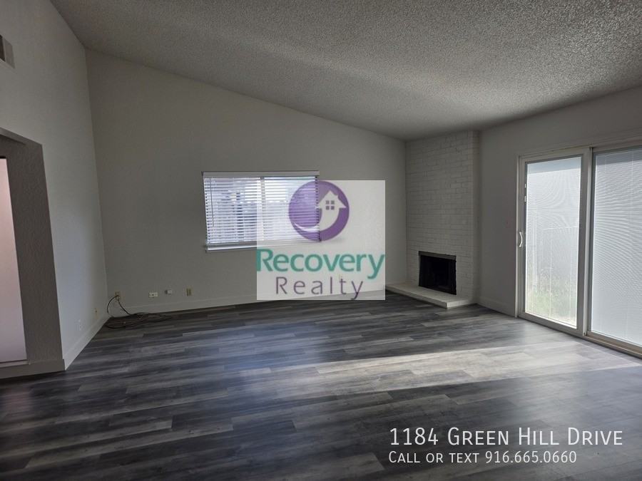 1184 Green Hill Dr - Photo 4 of 18