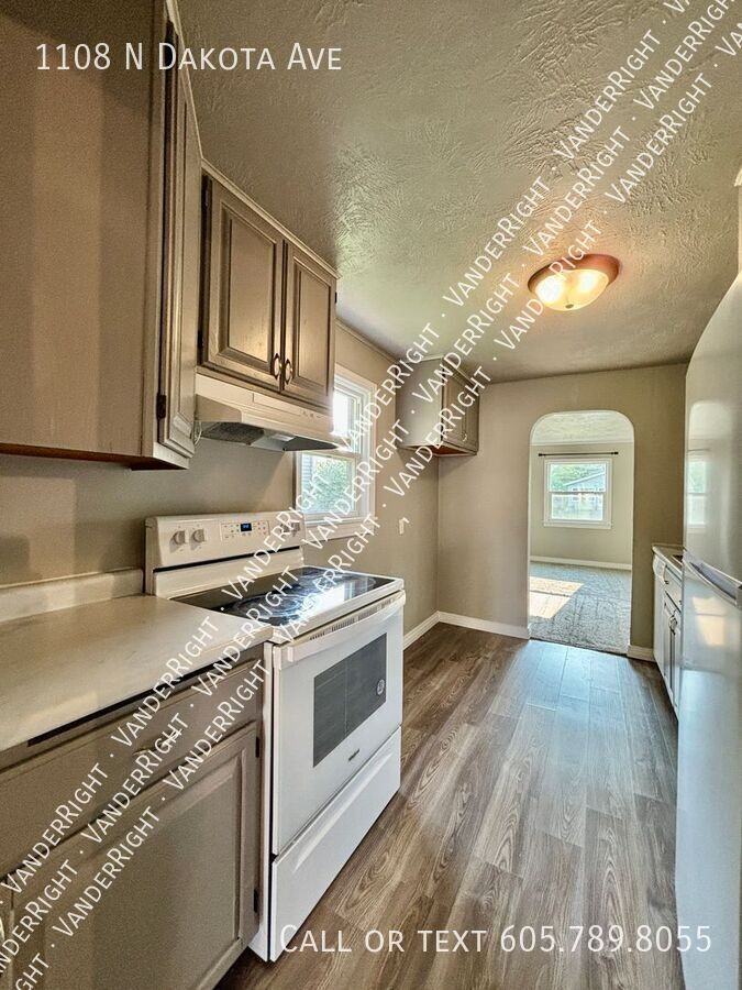1108 N Dakota Ave - Photo 6 of 31