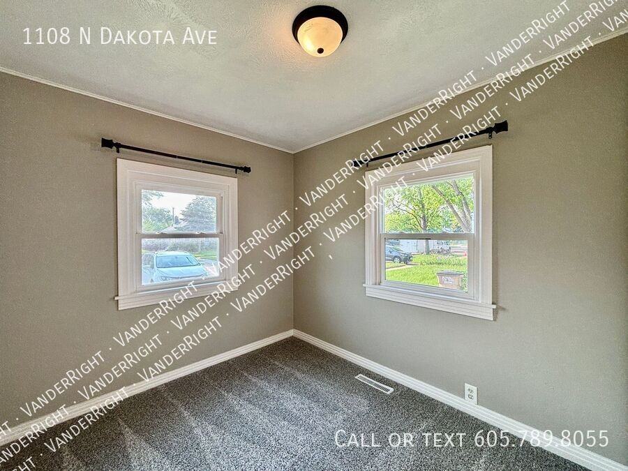 1108 N Dakota Ave - Photo 7 of 31